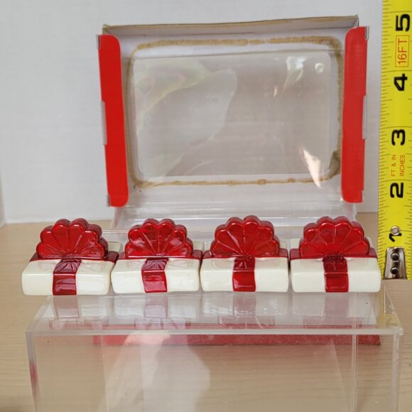 Pfaltzgraff Christmas Winterberry Collection Ceramic Mini Salt & Pepper Set/4 - Picture 14 of 15